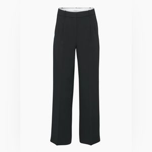 Aritzia Effortless Pants size 4 in crepette material Short